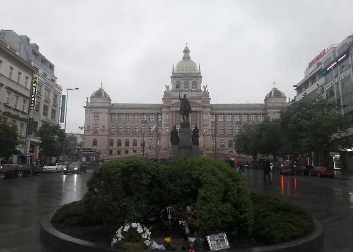 Exclusive Praag